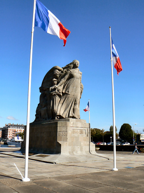 Le monument aux morts et à la victoire